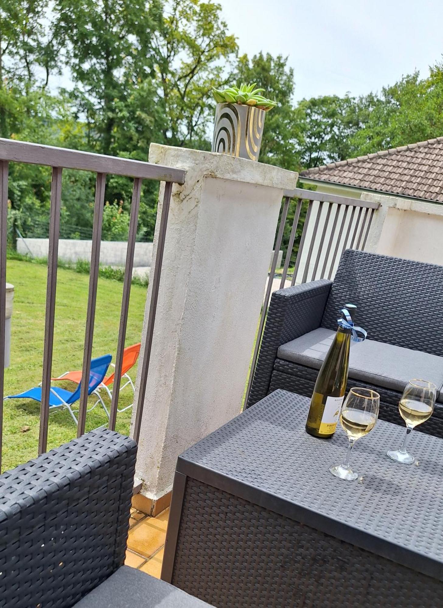 Agreable Maison Avec Jardin A Joinville Esterno foto